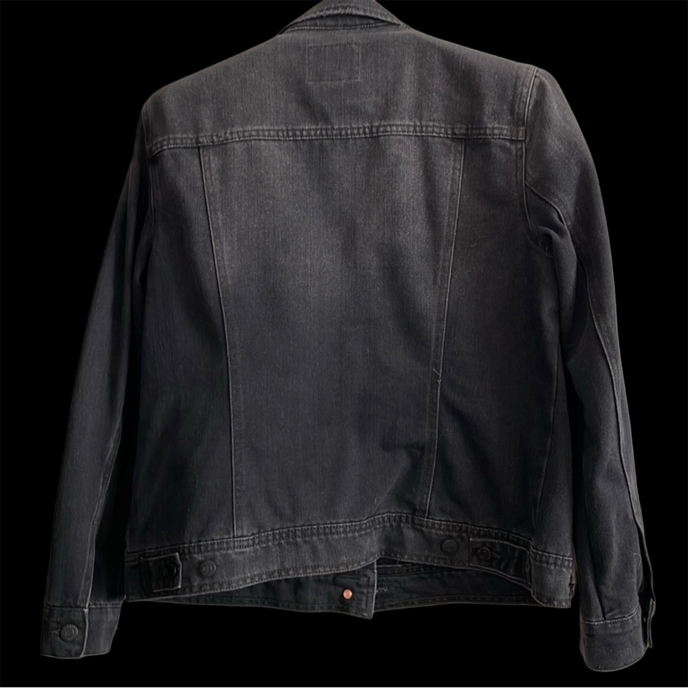 NWT Old Navy Women’s Black Distressed Denim Trucker Jean Jacket Size Medium - Picture 2 of 11